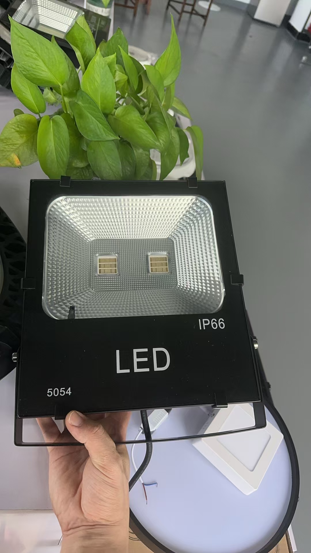 Led flood light